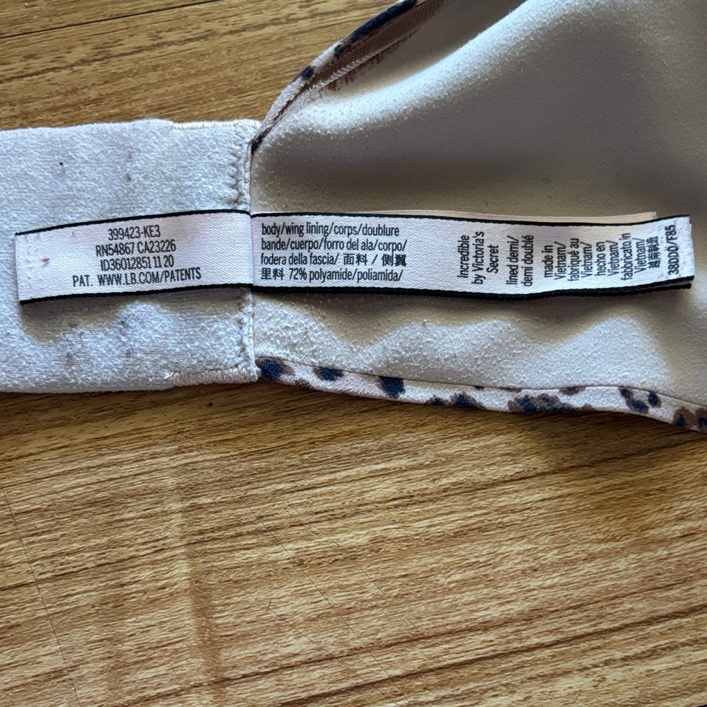 Victoria's Secret Leopard Print Bra Size 38DDD - Picture 5 of 6